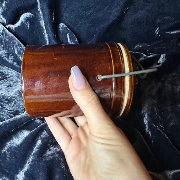 Vintage Glazed Stoneware Cheese Crock with Metal Lock Lid in Brown from 1970s - Picture 7 of 16